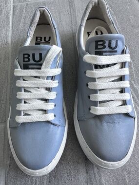 Bueno Leather Sneakers Blue White Low Top EU 37 Womens Casual Comfort NEW